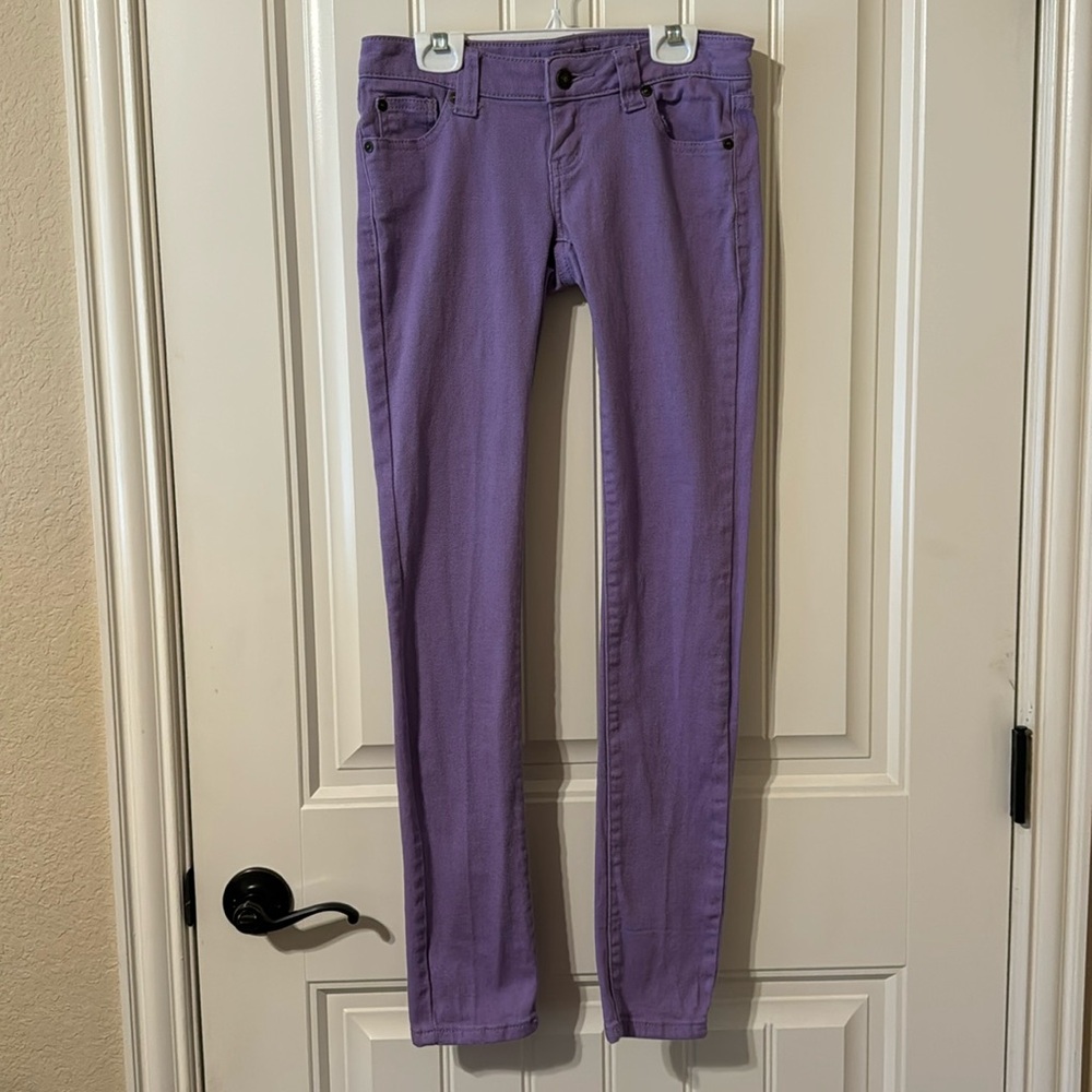 DeLia’s lavender bRiTT stretchy jeans